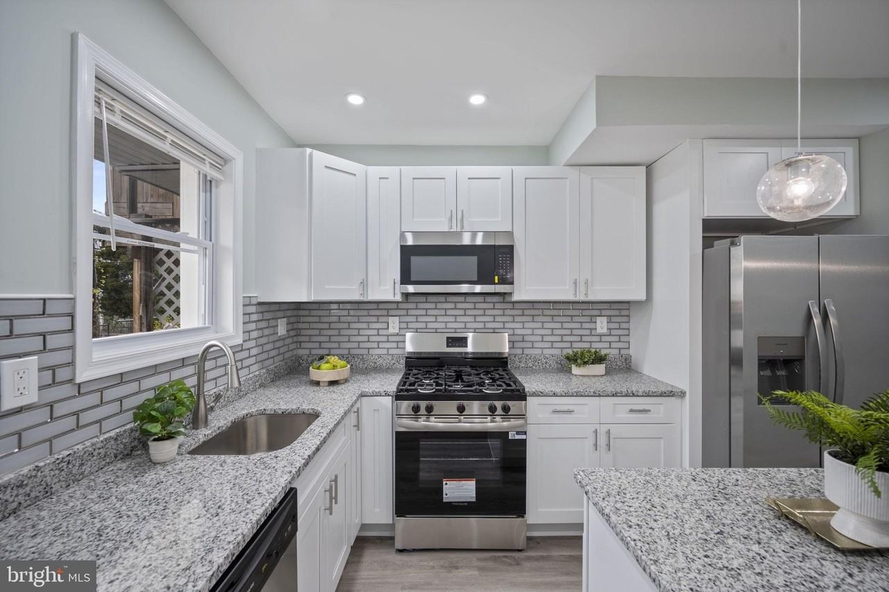 328 S Macon St - Photo 7 of 50