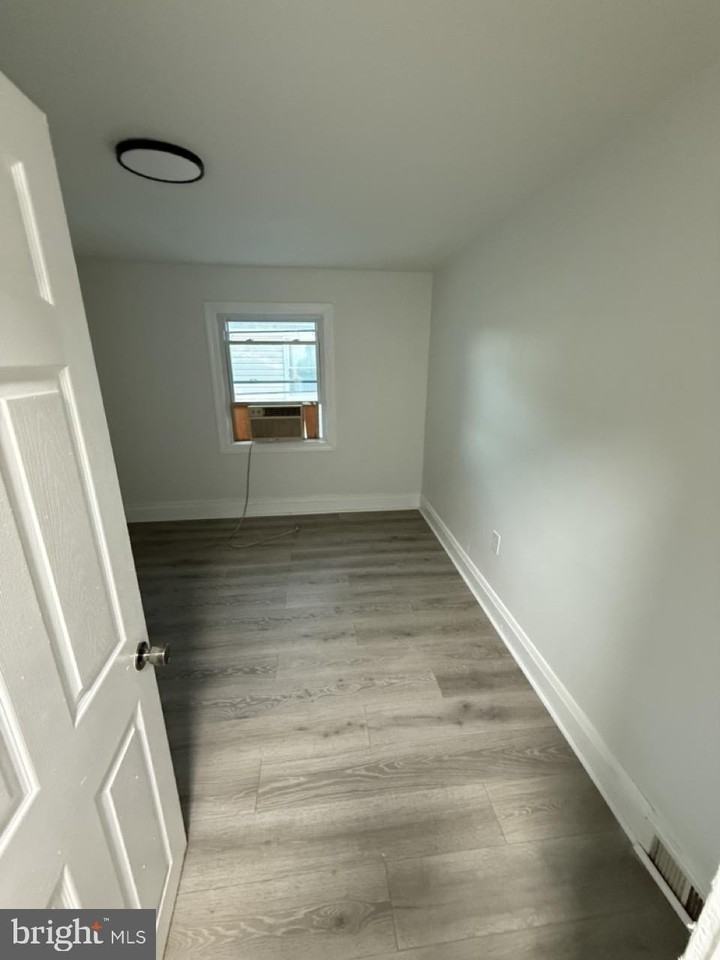 125 Osborne Rd Apt 3 #3 - Photo 4 of 7