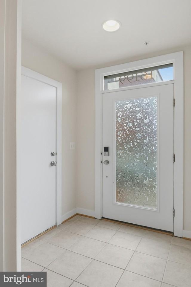 16199 Columbus Ave - Photo 3 of 50