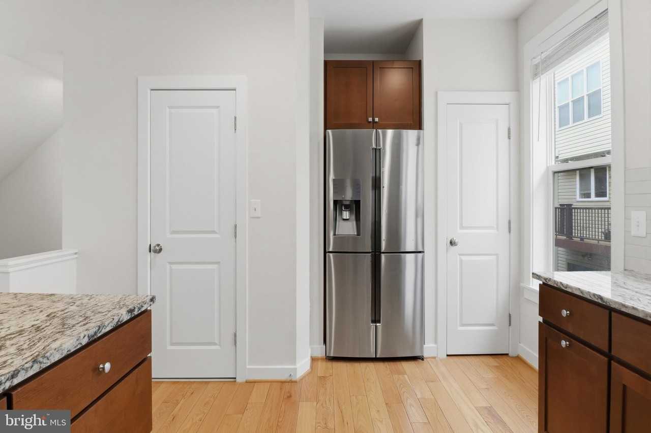 16199 Columbus Ave - Photo 7 of 50