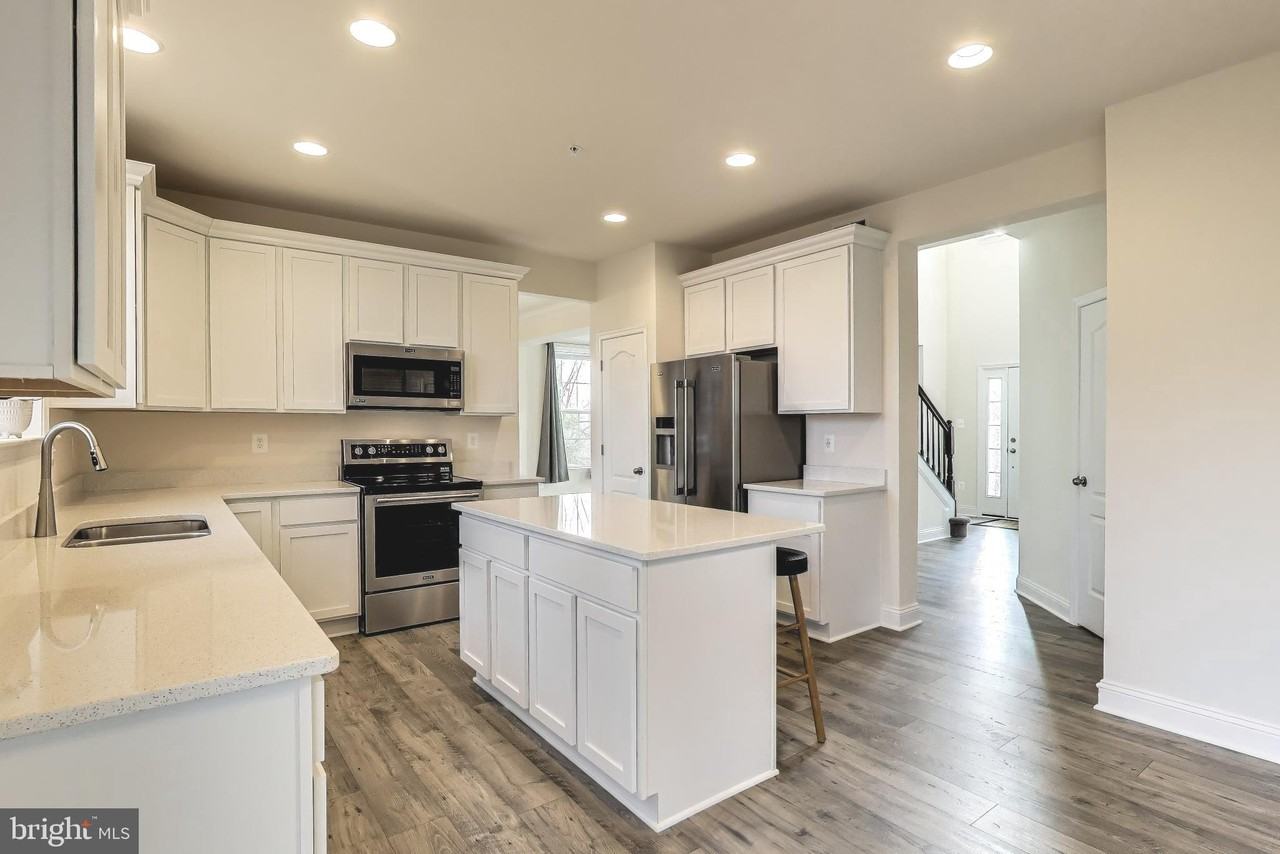 16310 Taylerton Ln - Photo 2 of 50