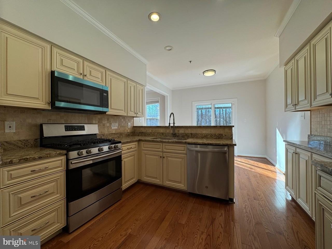 12219 Quintette Ln - Photo 3 of 17