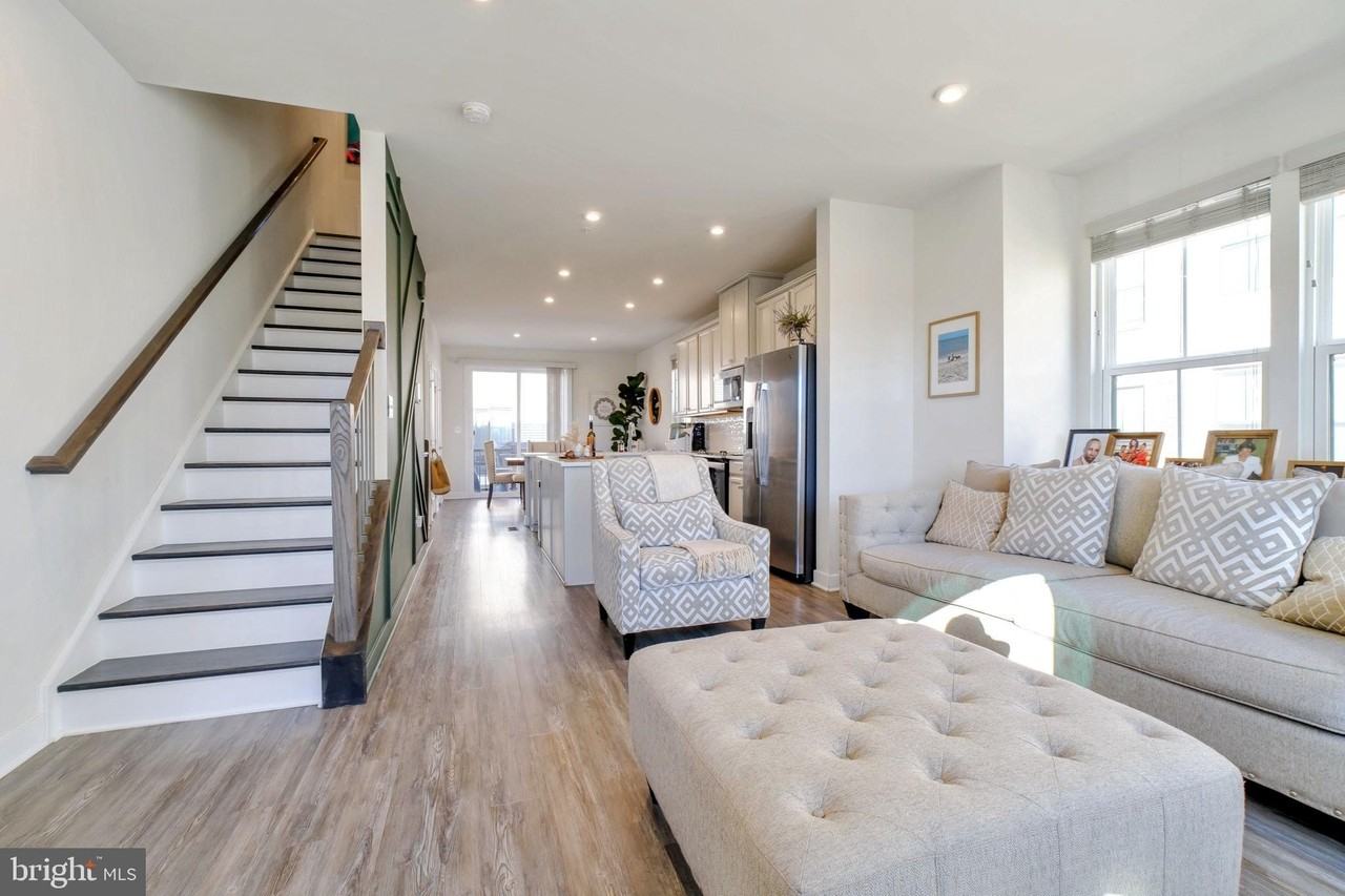 2816 Arts Vista Blvd - Photo 4 of 23