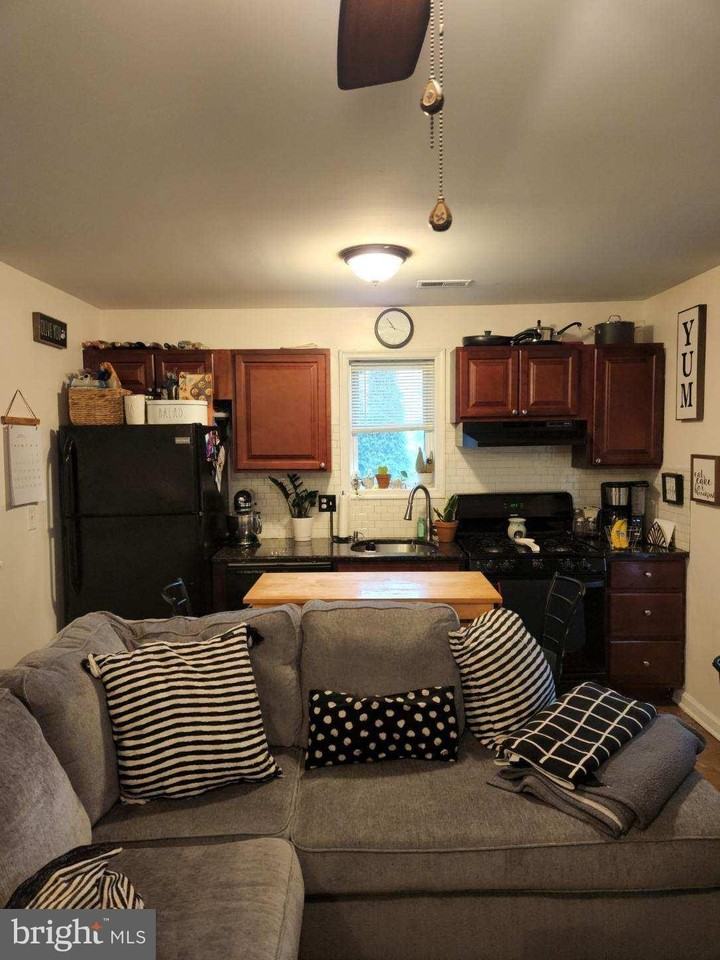 4 N White Horse Pike Apt B - Photo 3 of 11