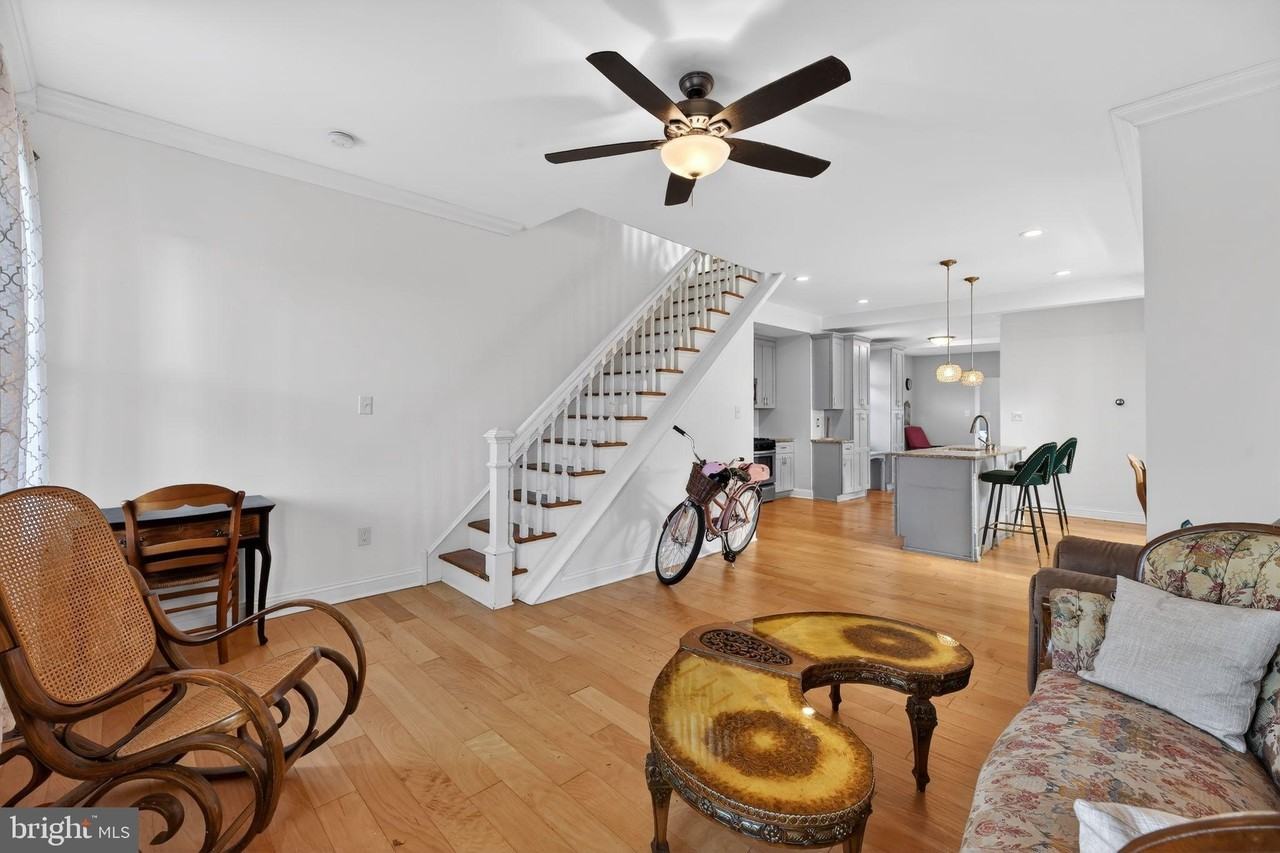 810 Central Ave - Photo 4 of 33