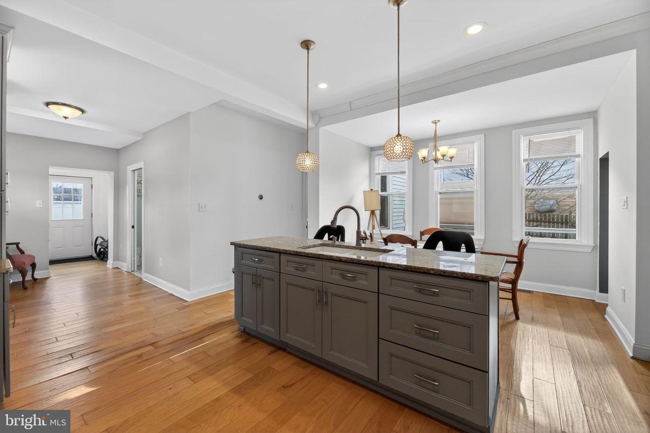 810 Central Ave - Photo 6 of 33