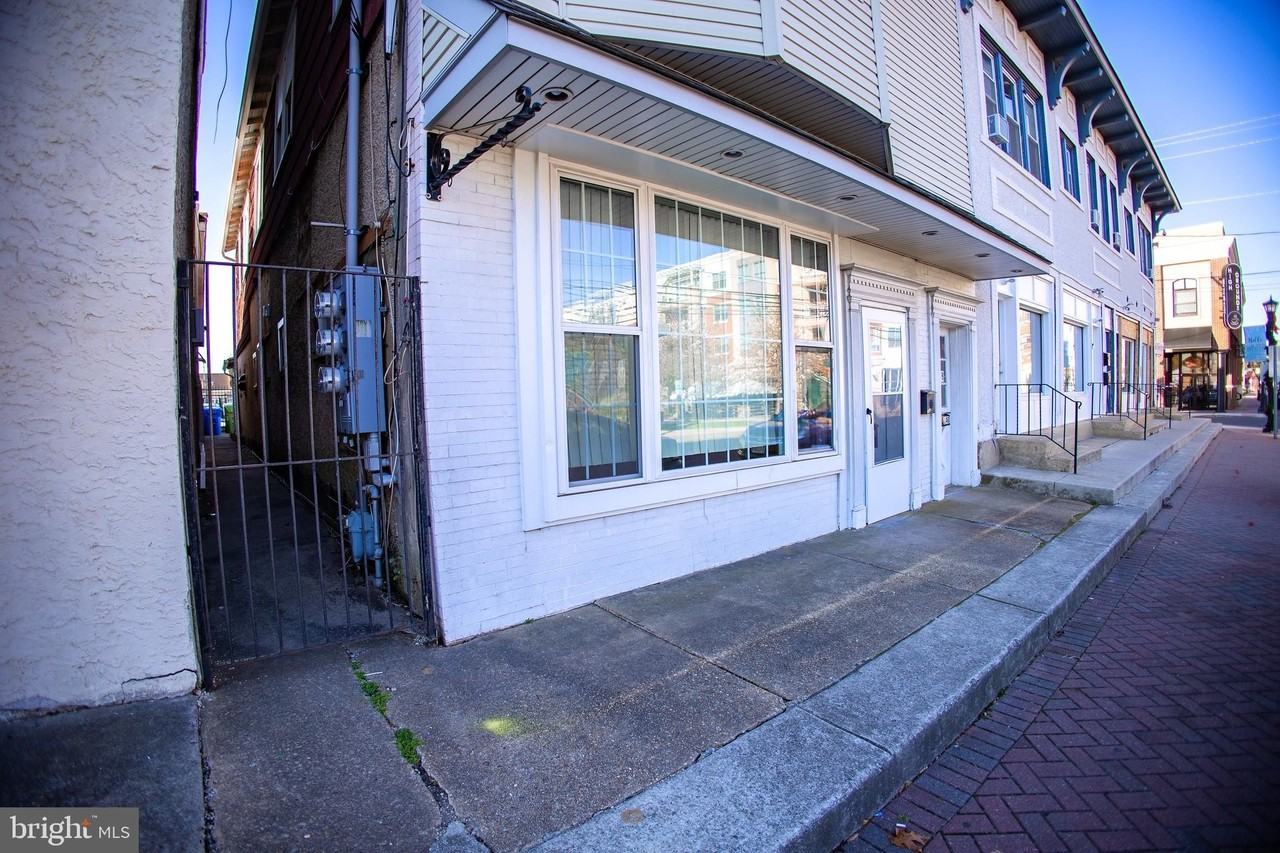 14 W High St Apt A #A - Photo 2 of 25