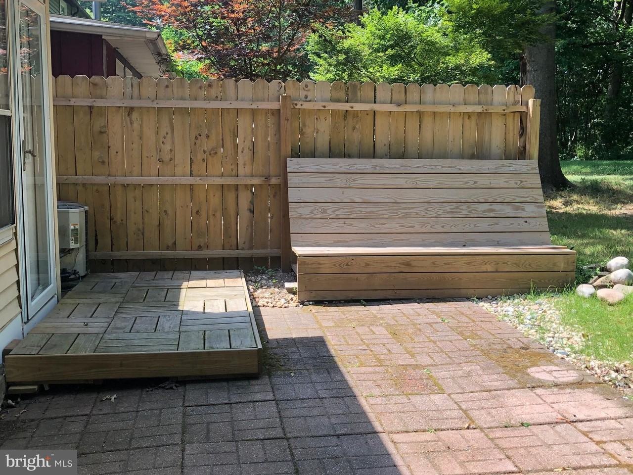 25 Constitution Ave - Photo 2 of 4