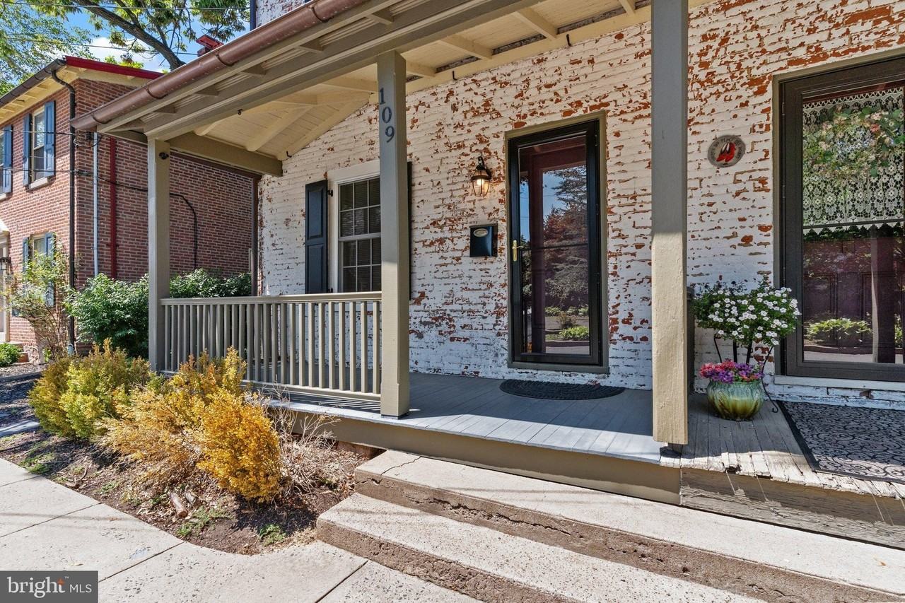 109 Mercer St - Photo 2 of 26