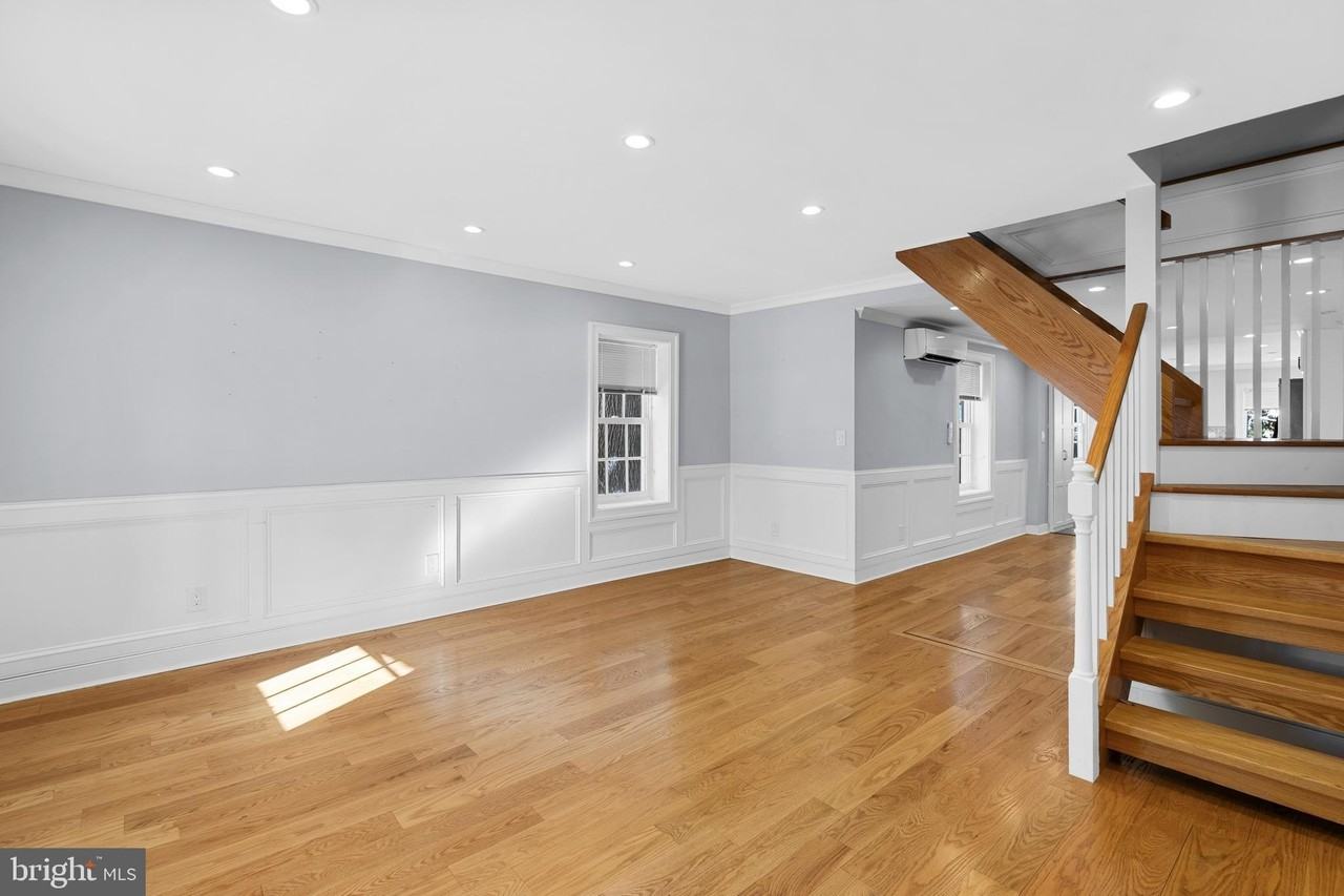 109 Mercer St - Photo 6 of 26