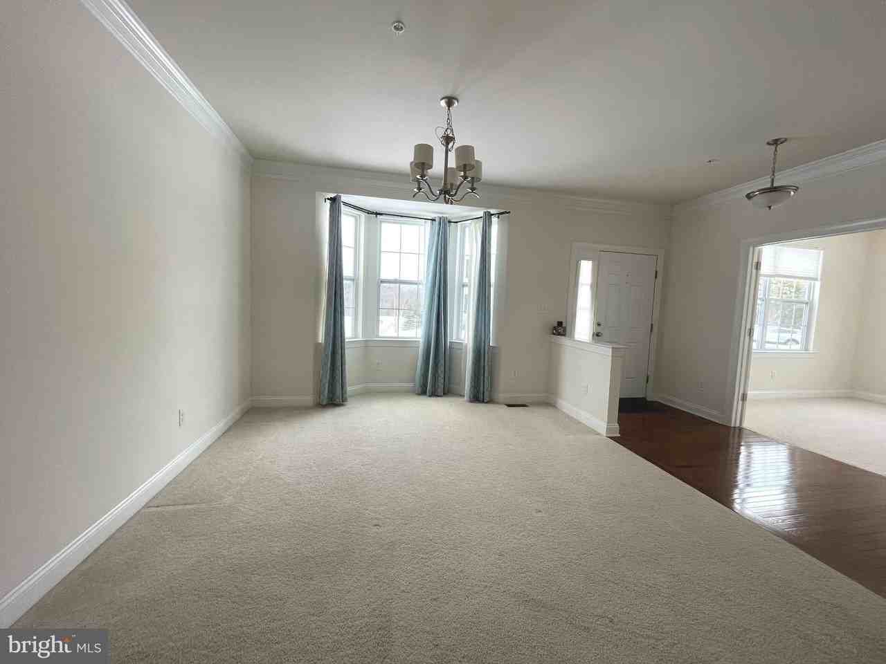 365 W Boulder Dr - Photo 4 of 49