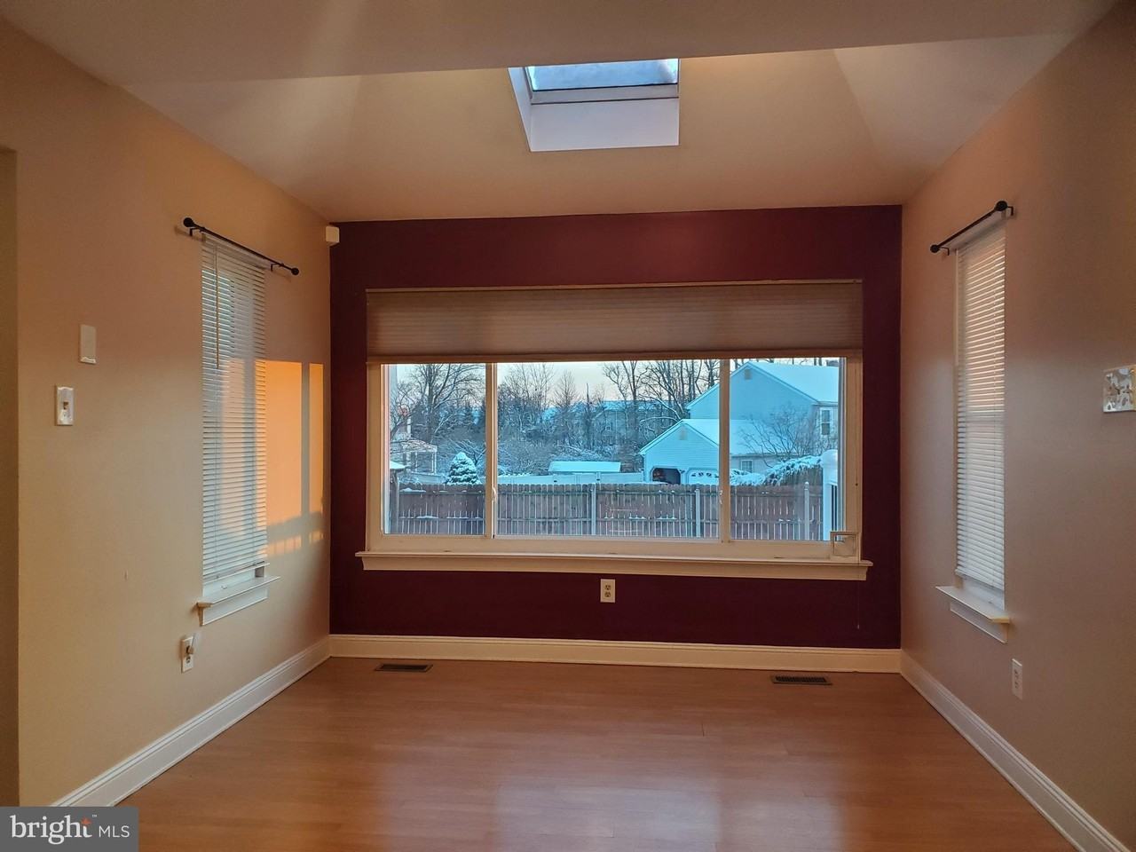 2667 Woodsview Dr - Photo 7 of 28