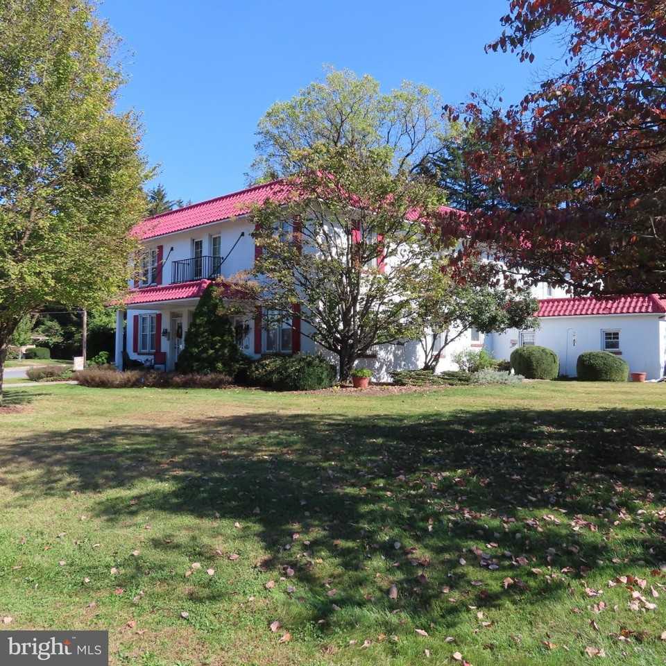 304 S Coldbrook Ave - Photo 2 of 28