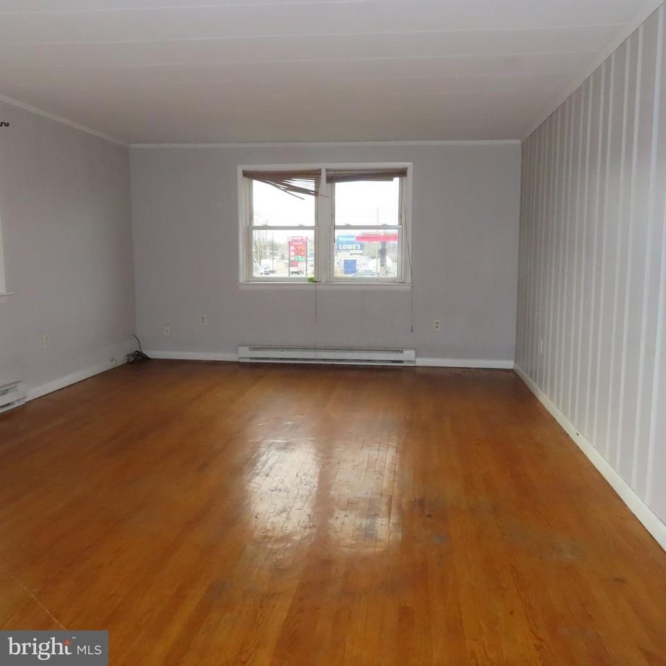 11601 Buchanan Trl E Apt B #B - Photo 3 of 19