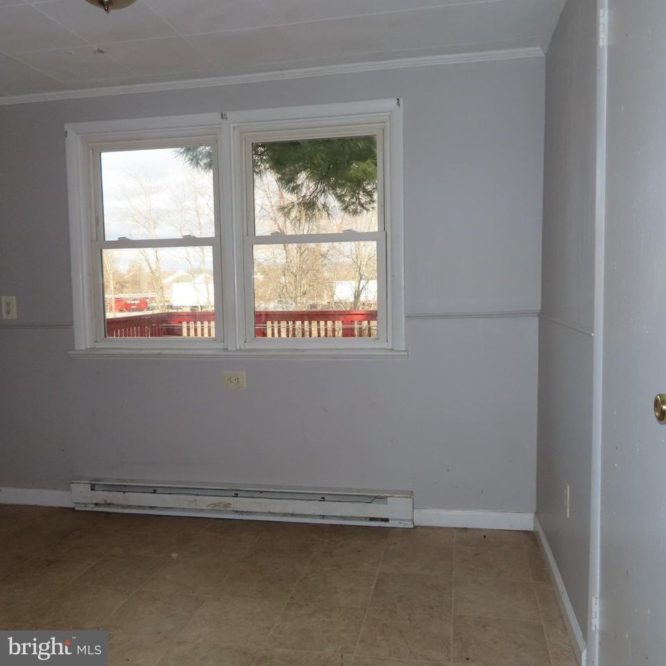 11601 Buchanan Trl E Apt B #B - Photo 6 of 19