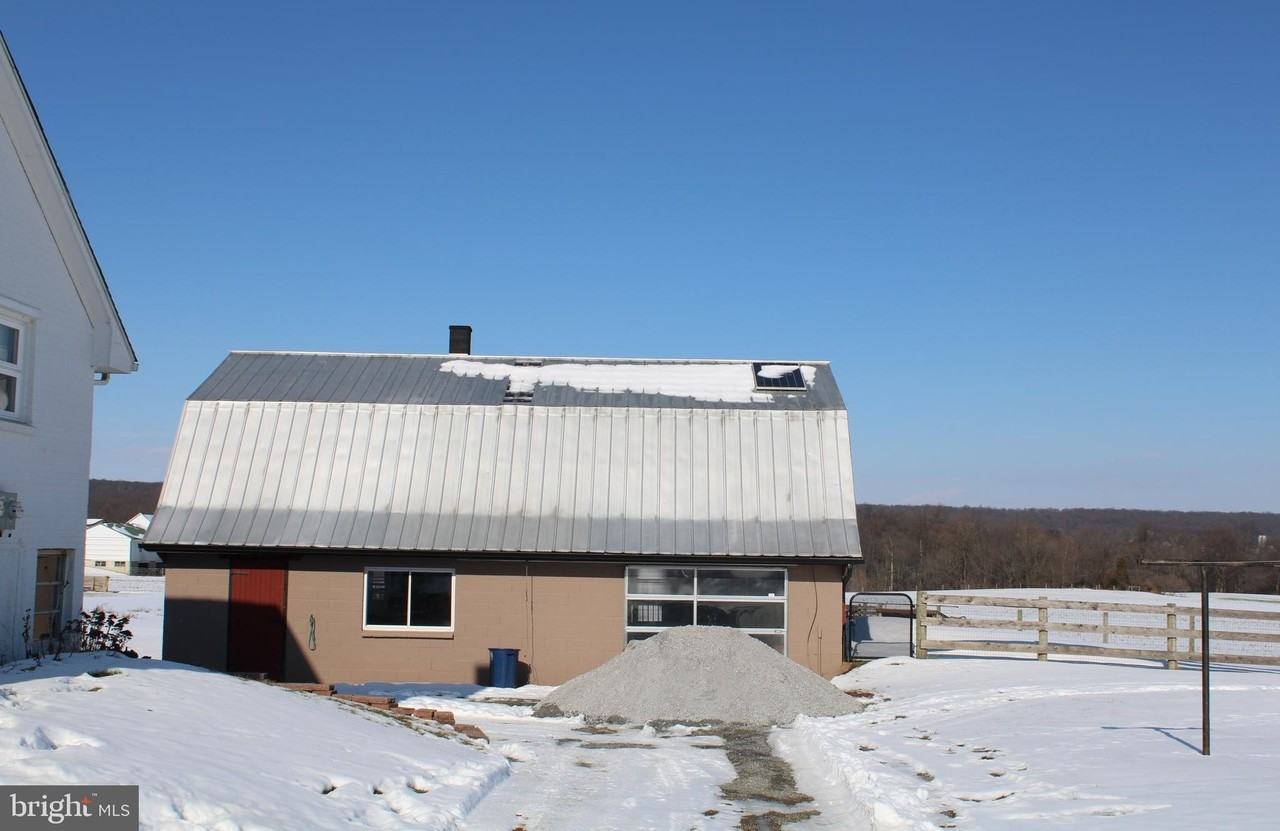 5891 Meadville Rd - Photo 4 of 33