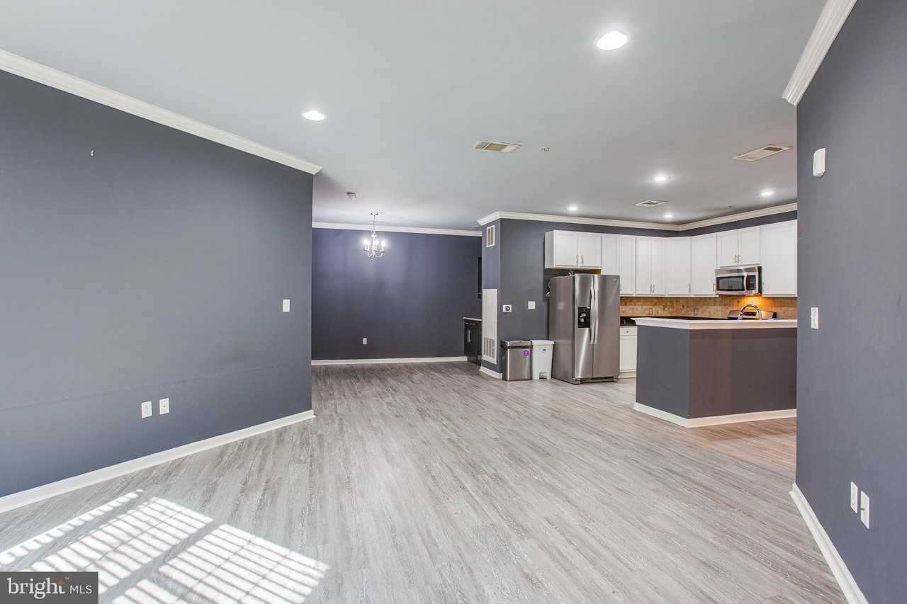 350 W Elm St Ste 3003 #3003 - Photo 4 of 33