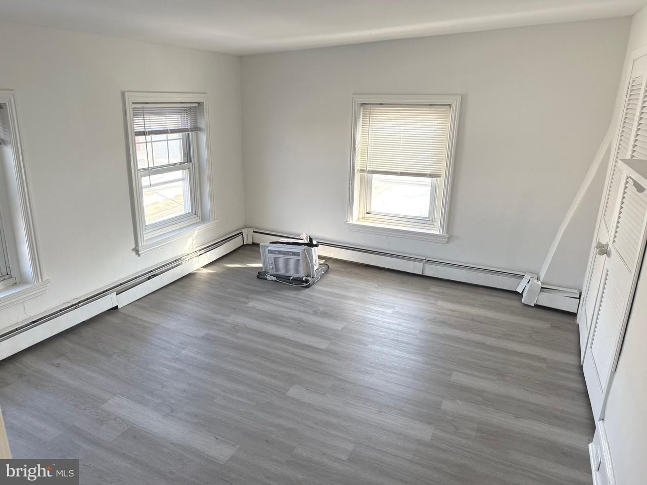 134 N Main St - Photo 4 of 21