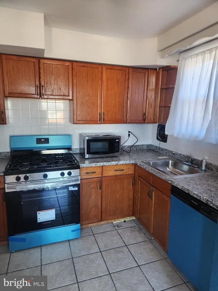 228 Erica St Unit 2 #2 - Photo 7 of 23