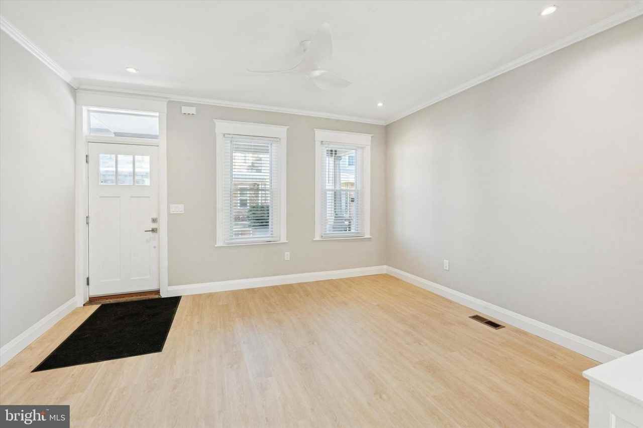 2704 Croydon St ## 6 - Photo 2 of 25