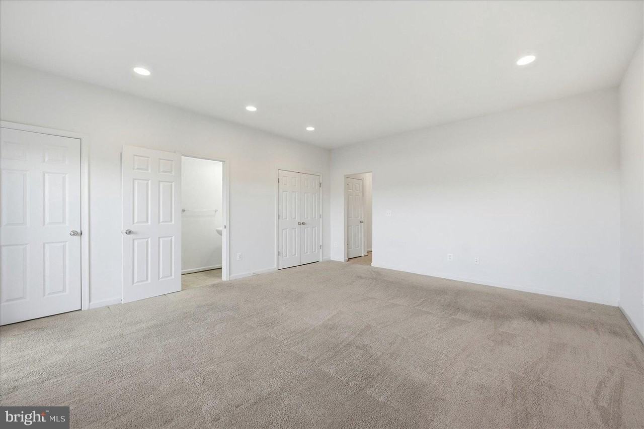 117 Rotunda Dr - Photo 4 of 22