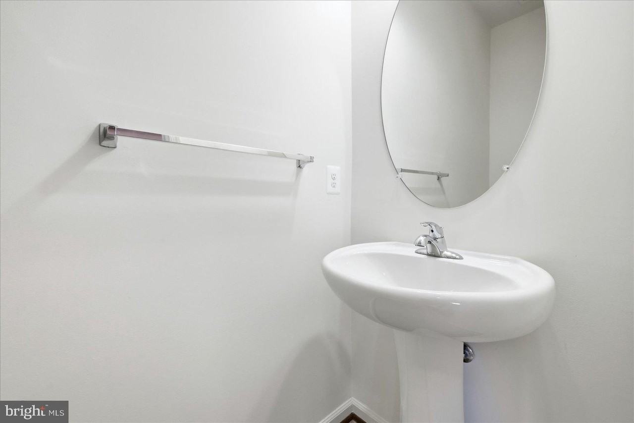 117 Rotunda Dr - Photo 5 of 22