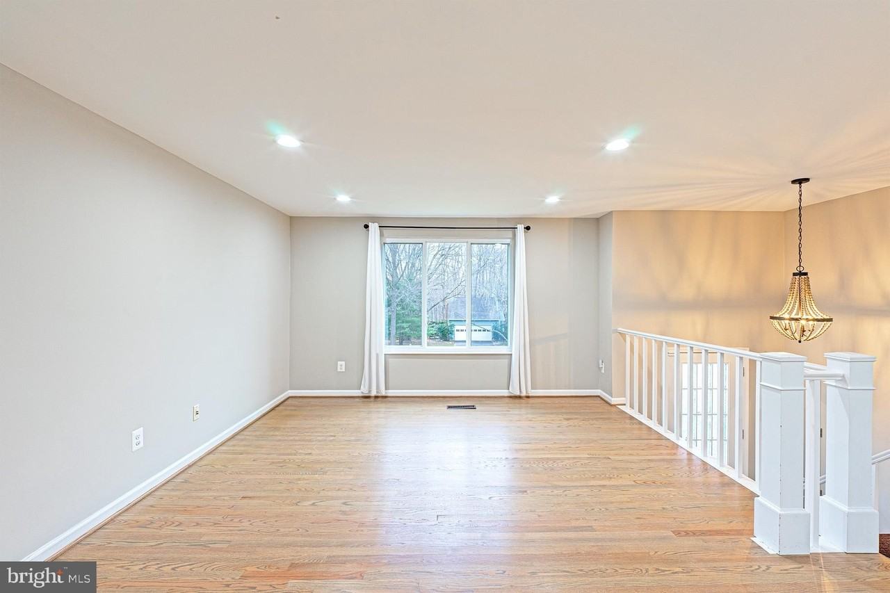 9705 Locust Hill Dr - Photo 5 of 42