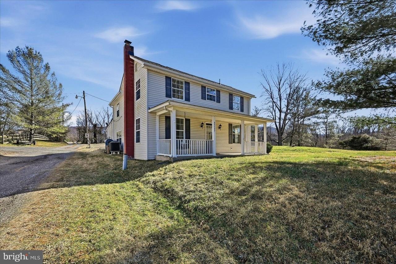 37127 Butts Ln - Photo 2 of 33