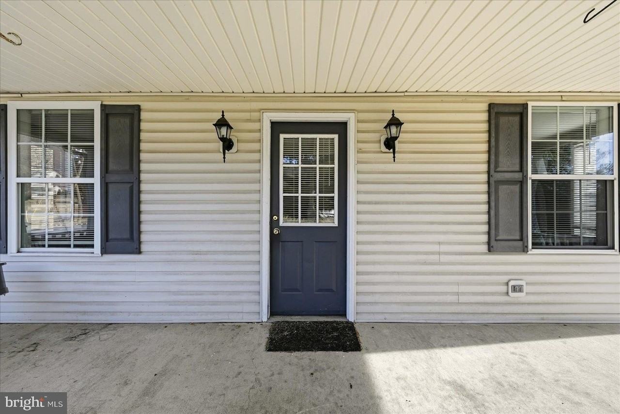 37127 Butts Ln - Photo 5 of 33