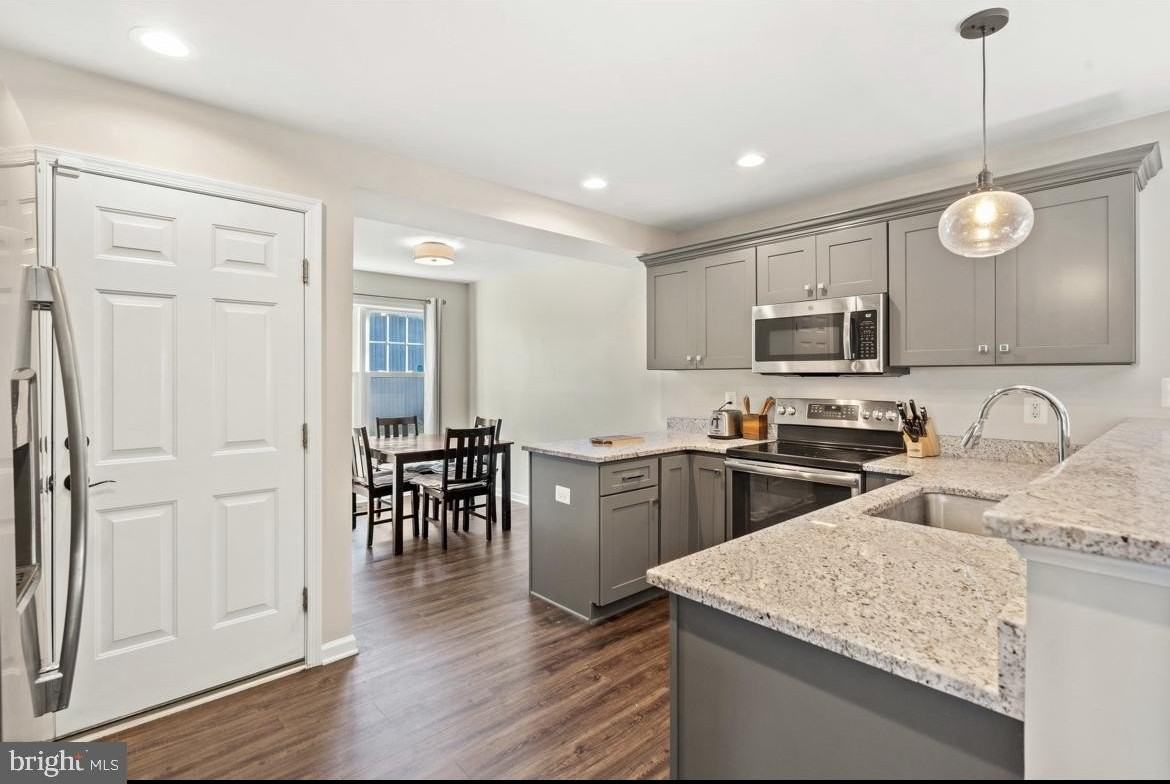 144 Rollason Dr - Photo 6 of 19