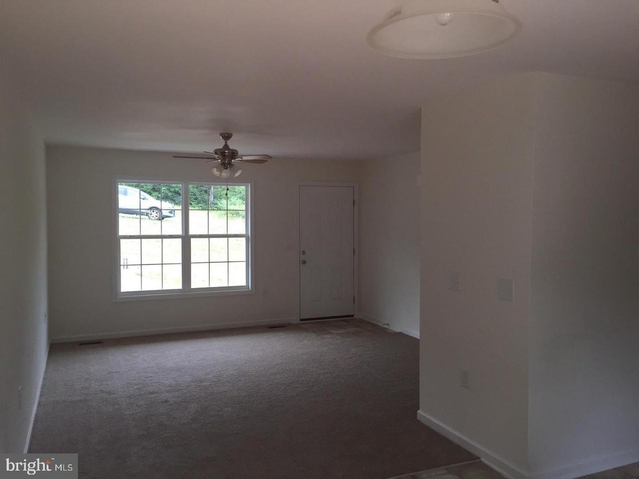 160 Tabasco Ln - Photo 4 of 15