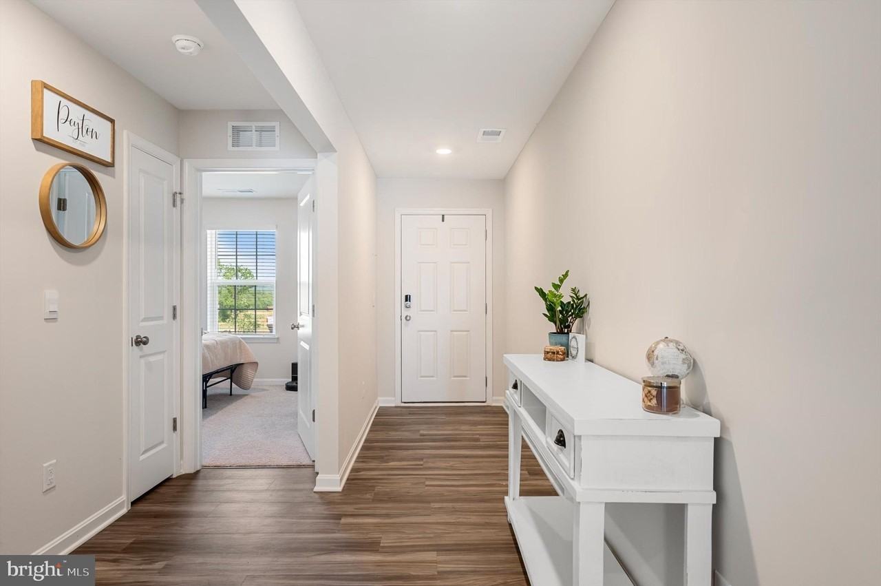 171 Centergate Dr - Photo 4 of 15