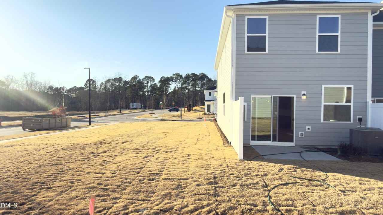 3000 Chrys St - Photo 3 of 26