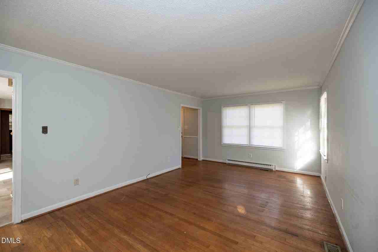 315 W King St - Photo 6 of 45