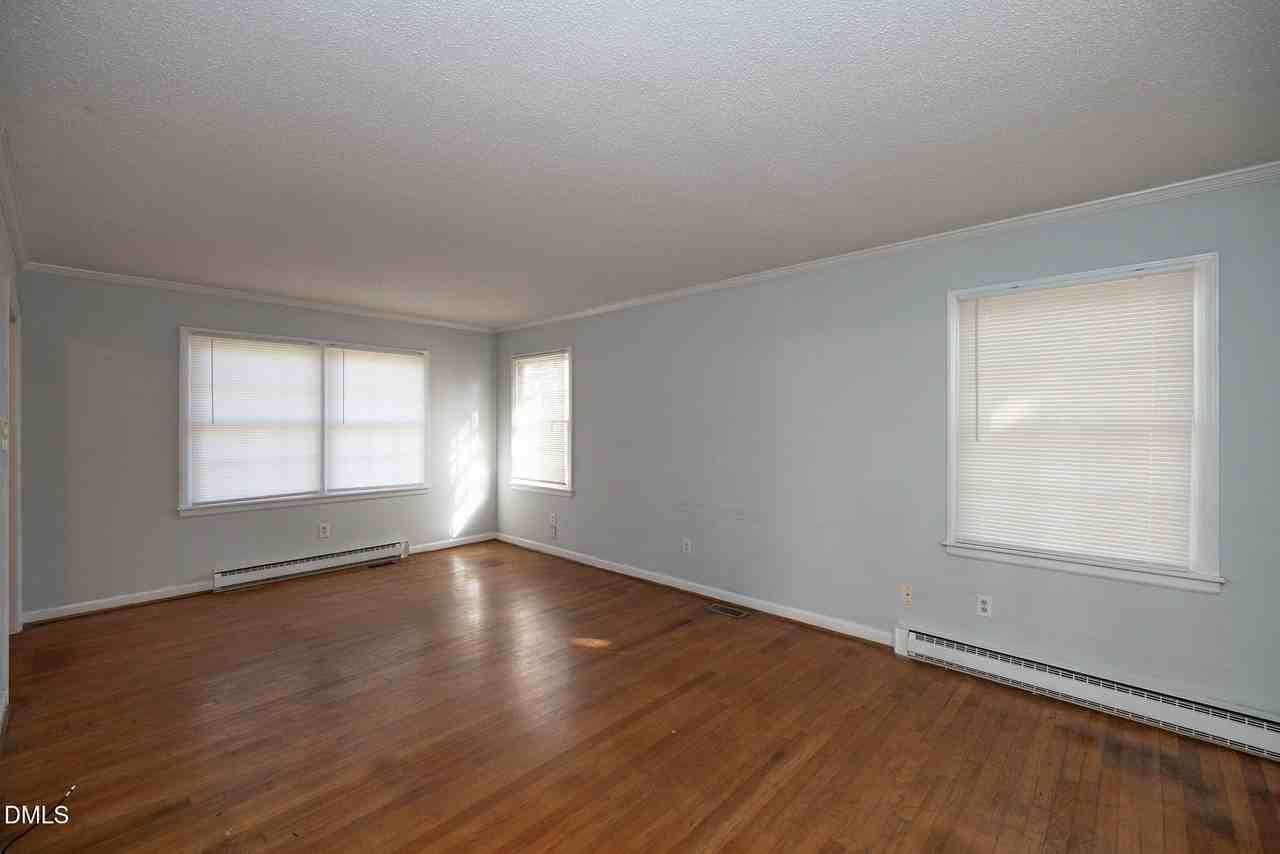 315 W King St - Photo 7 of 45