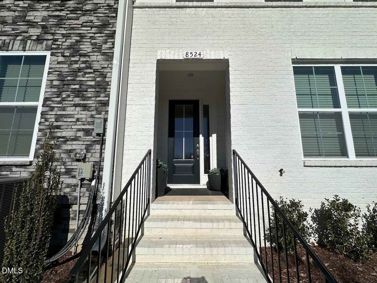 8524 Silsbee Dr - Photo 2 of 23