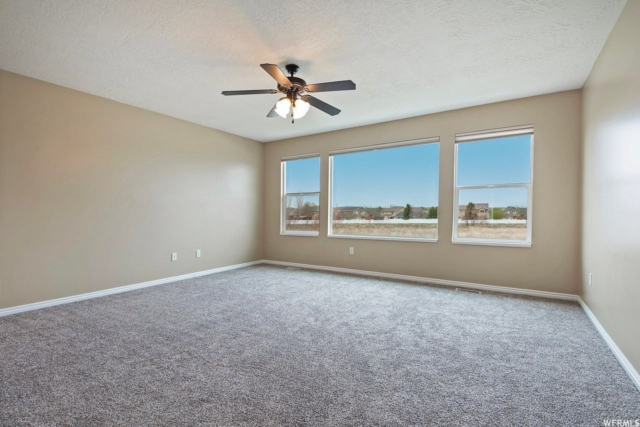 1024 Manchester Dr - Photo 6 of 13