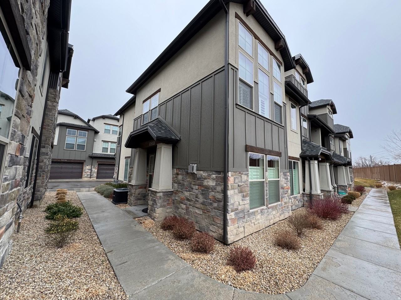 10555 S Sandy Sage Way - Photo 3 of 20