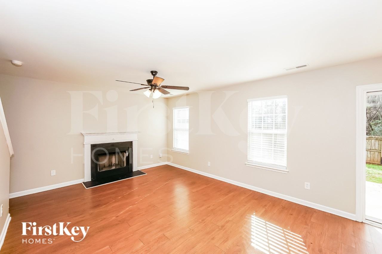 3210 Reid Brook Ln - Photo 4 of 19