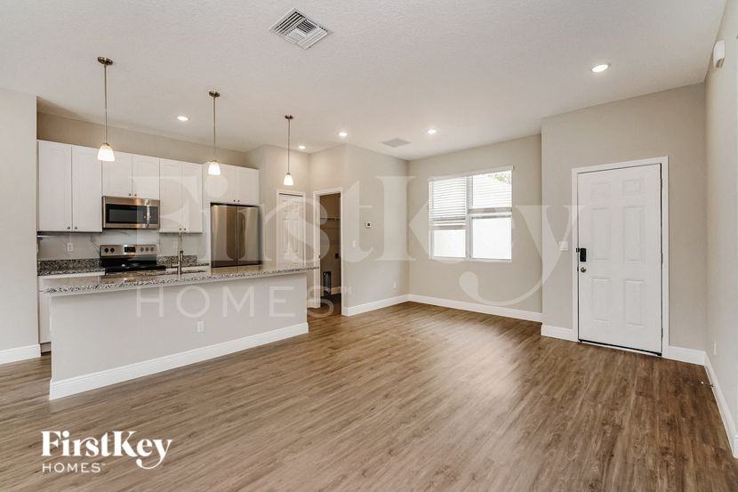 612 Reading St Se - Photo 5 of 16