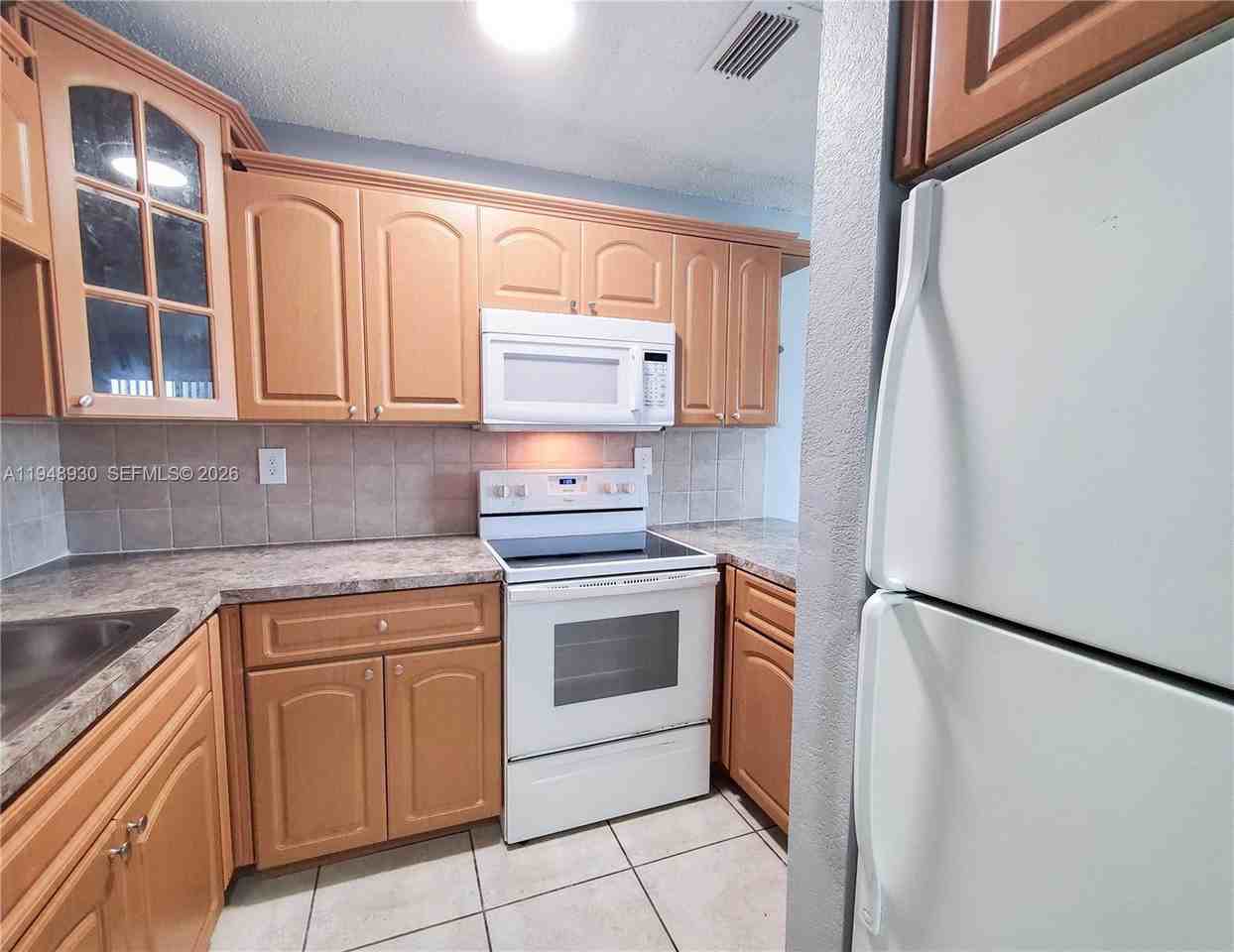 1519 W 42nd Pl #17 - Photo 2 of 8