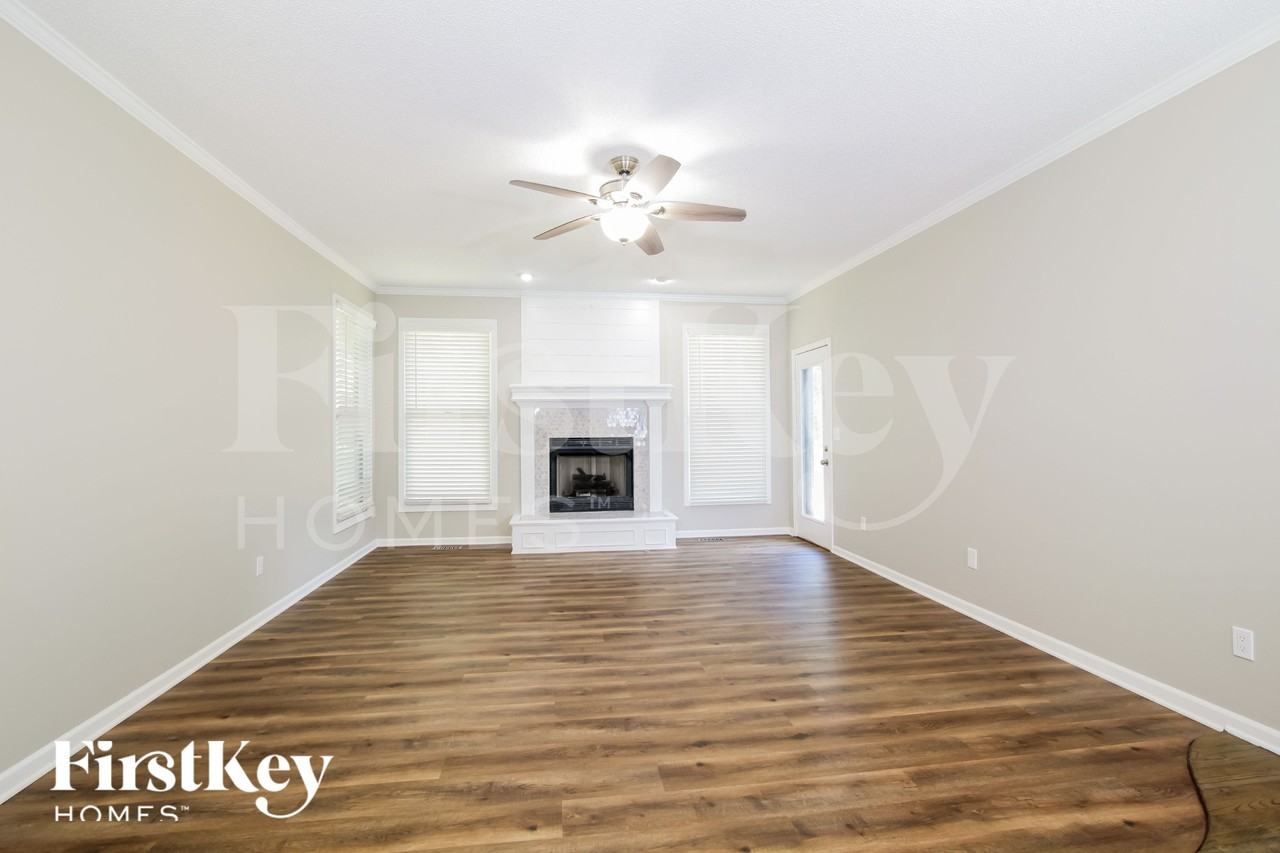 15211 Maple St - Photo 2 of 15