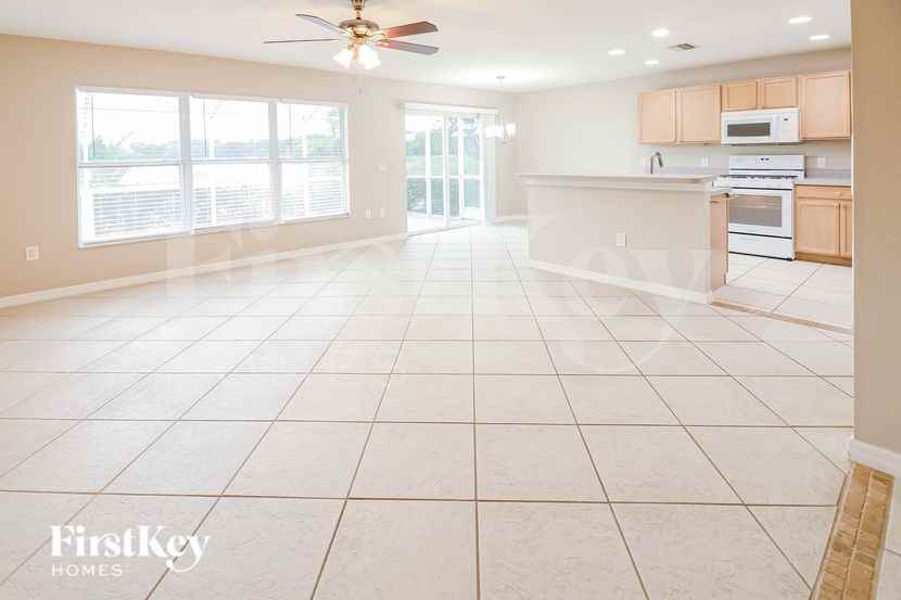 6619 Gates Pointe Way - Photo 2 of 15