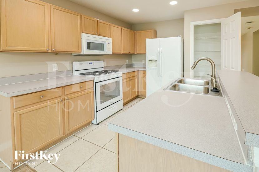 6619 Gates Pointe Way - Photo 4 of 15