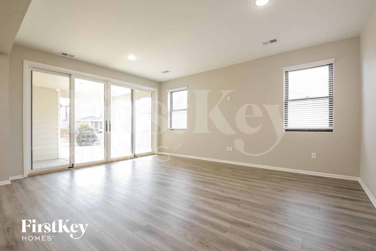 18020 E 100th Ave - Photo 3 of 19