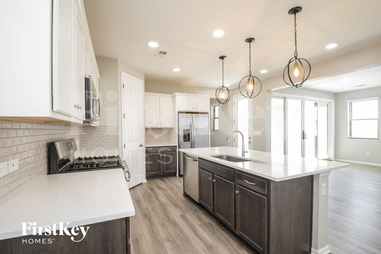 18020 E 100th Ave - Photo 7 of 19