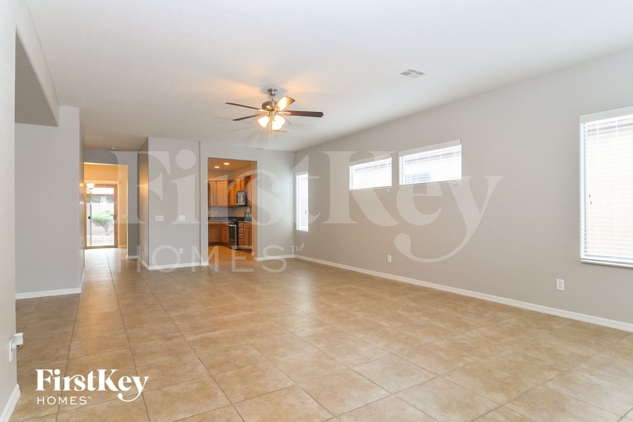 3957 Vulcan St - Photo 3 of 15