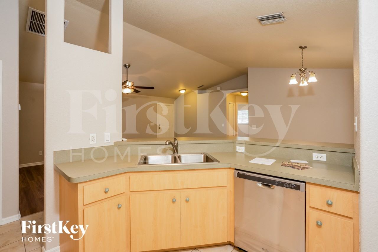 1347 Russellville St - Photo 6 of 15