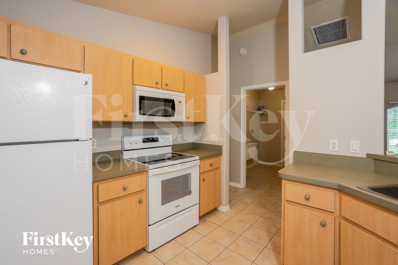 1347 Russellville St - Photo 7 of 15