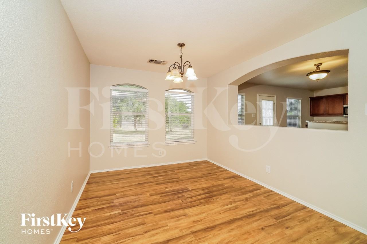 10115 Red Iron Crk - Photo 5 of 15